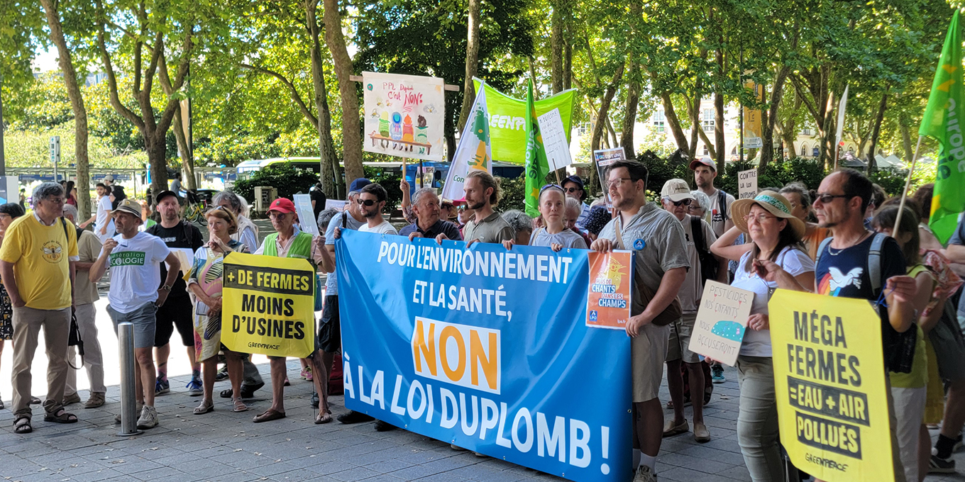 Une pétition pour dire non à la loi Duplomb